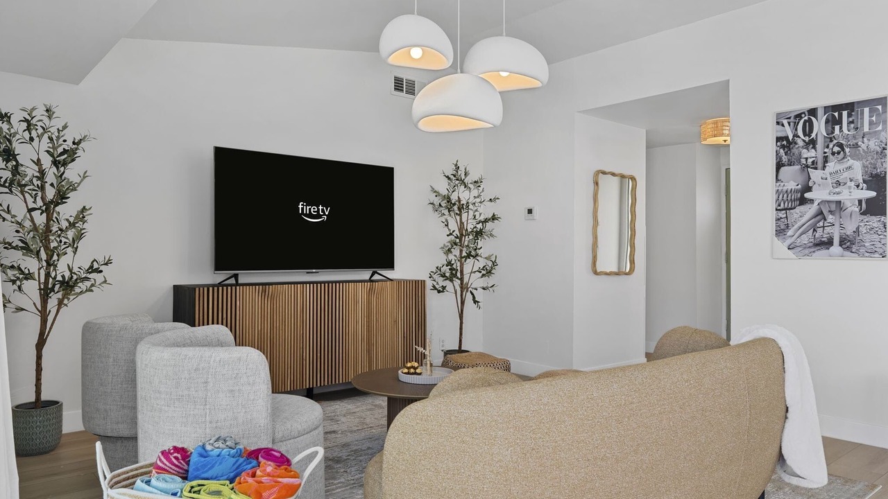 Photo of Livingroom in Midway City