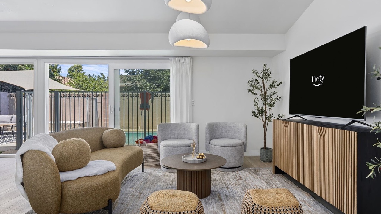 Photo of Livingroom in Midway City