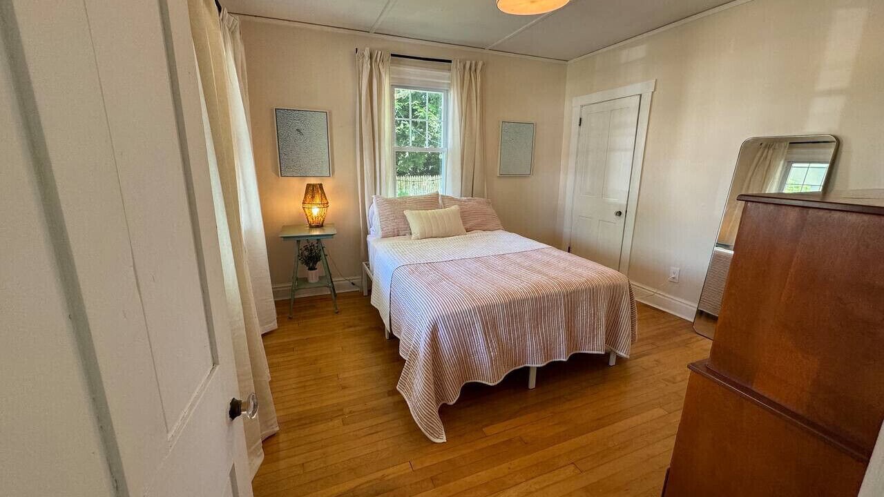 Photo of Bedroom in Wakefield-Peacedale