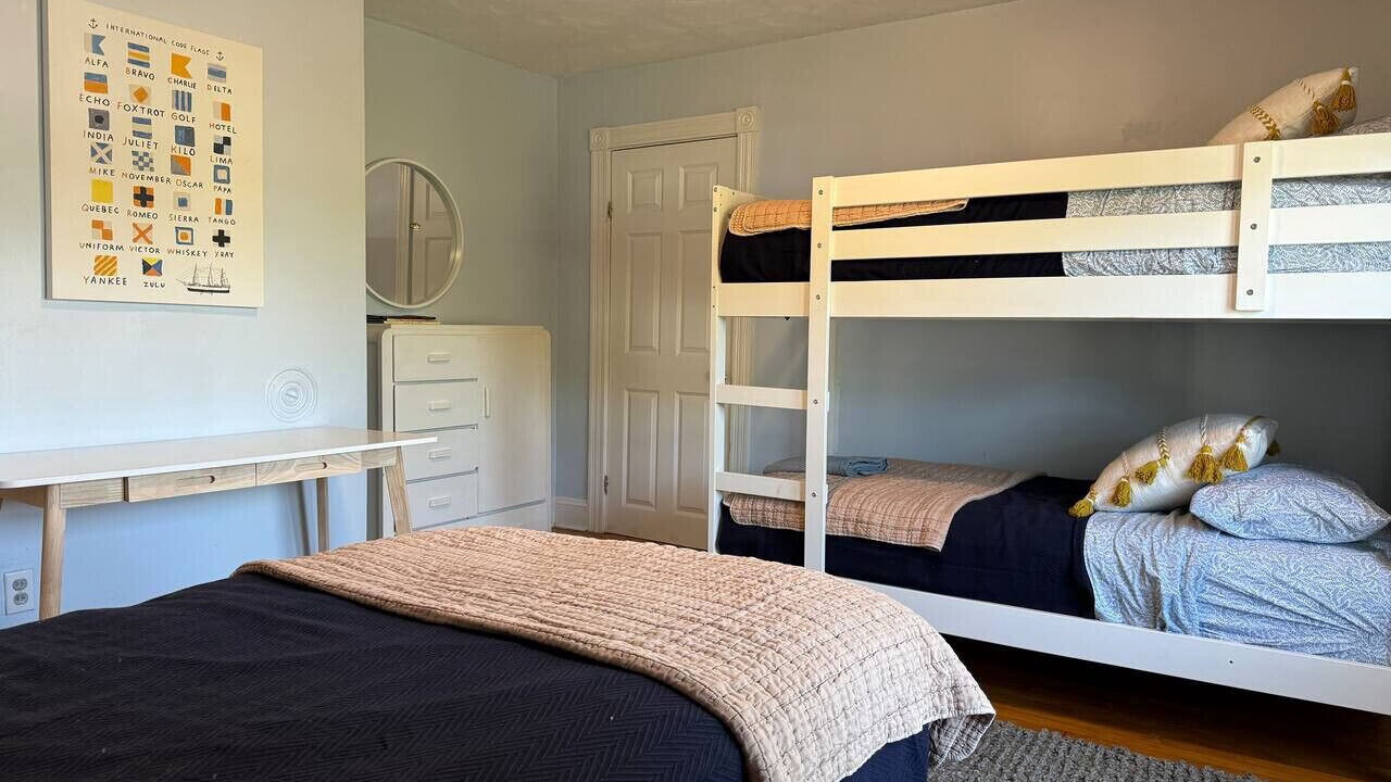 Photo of Bedroom in Wakefield-Peacedale