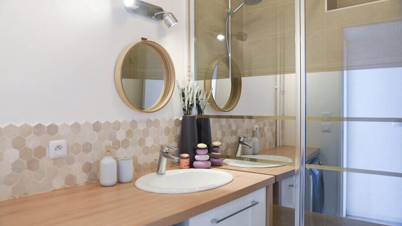 Photo of Bathroom in Le Kremlin-Bicetre