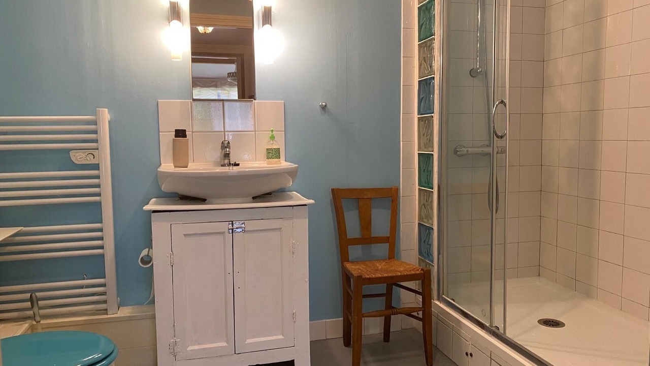 Photo of Bathroom in Tourbes