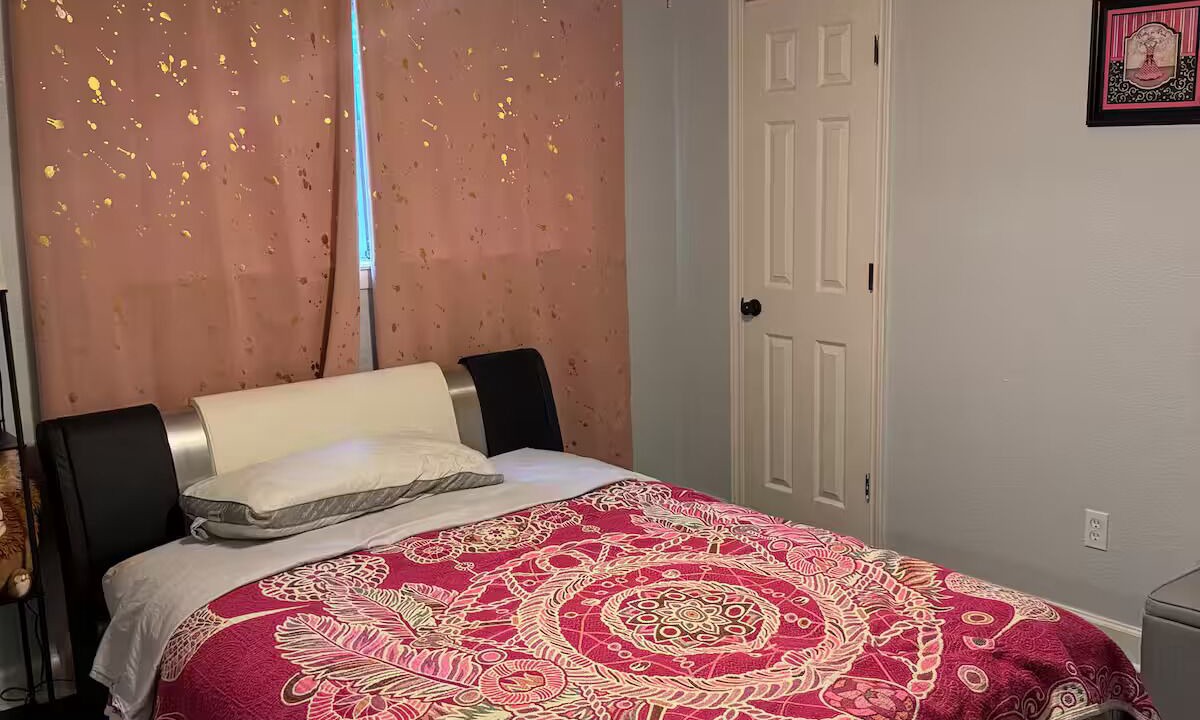 Photo of Bedroom in Edgebrook