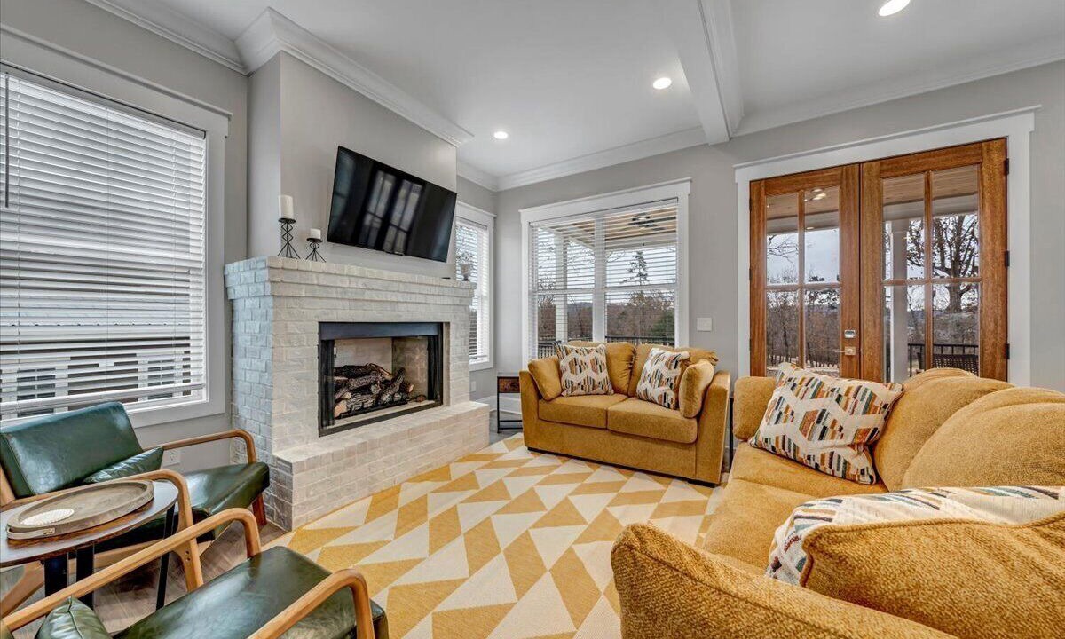 Photo of Livingroom in Guntersville