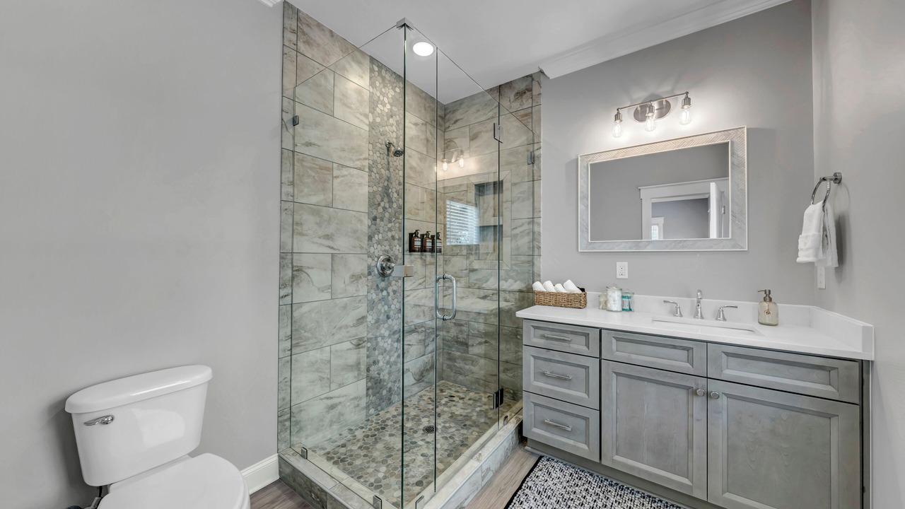 Photo of Bathroom in Guntersville