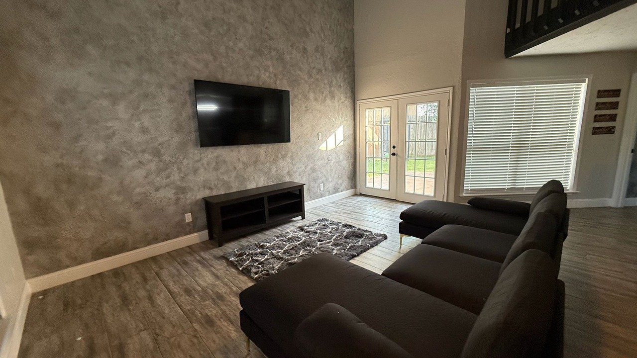 Photo of Livingroom in Meadows Place