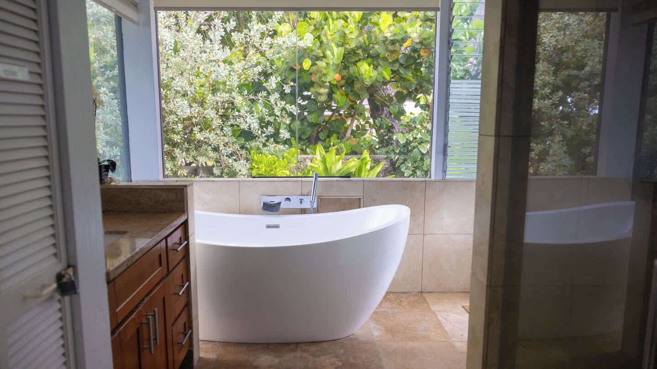 Photo of Bathroom in Punaluu