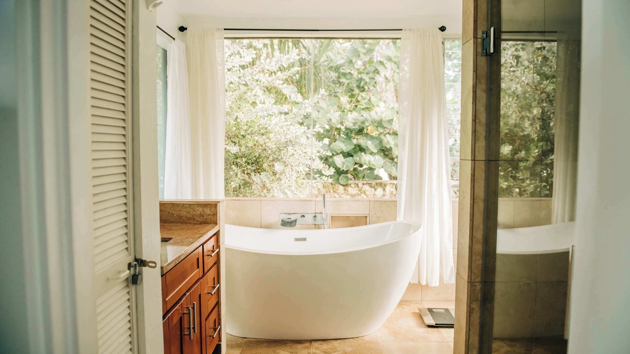 Photo of Bathroom in Punaluu