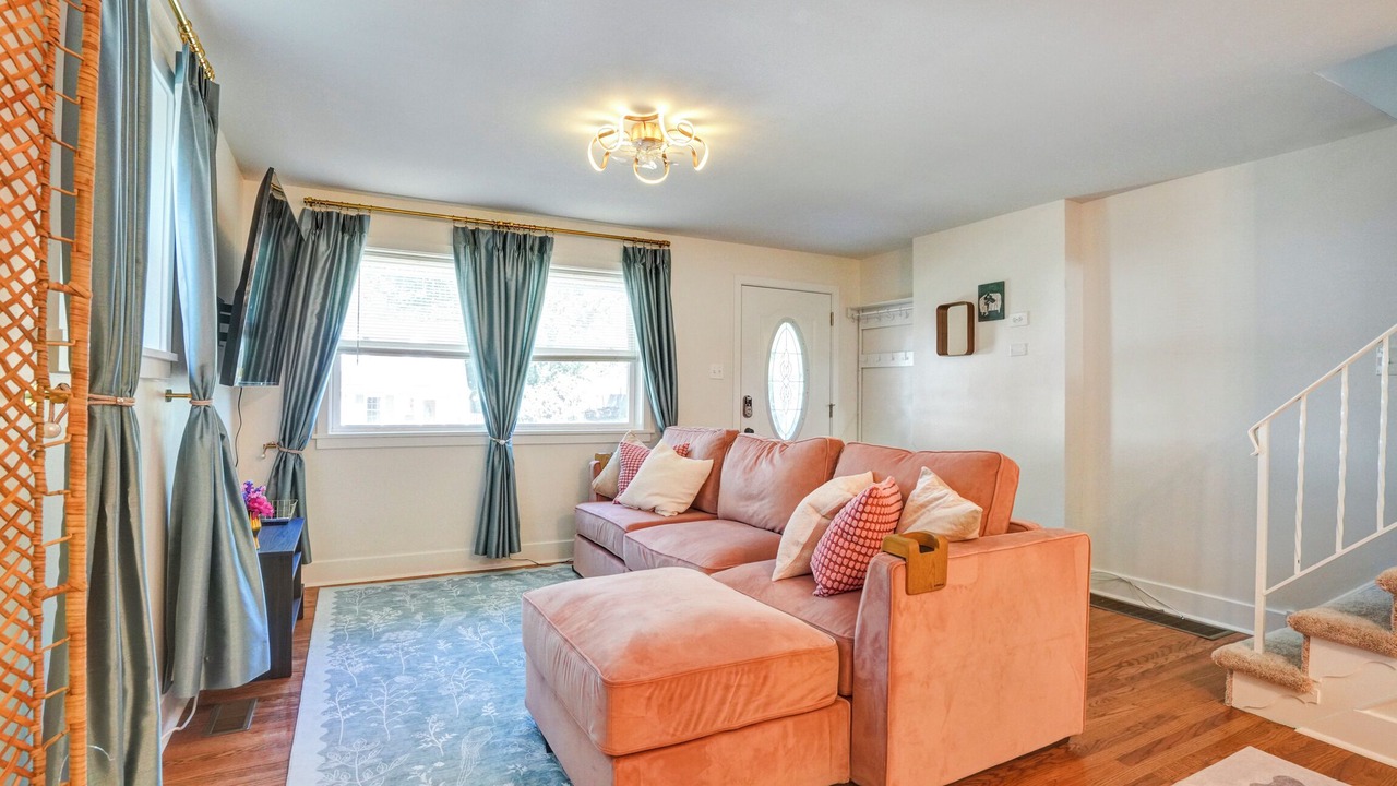 Photo of Livingroom in Phoenixville