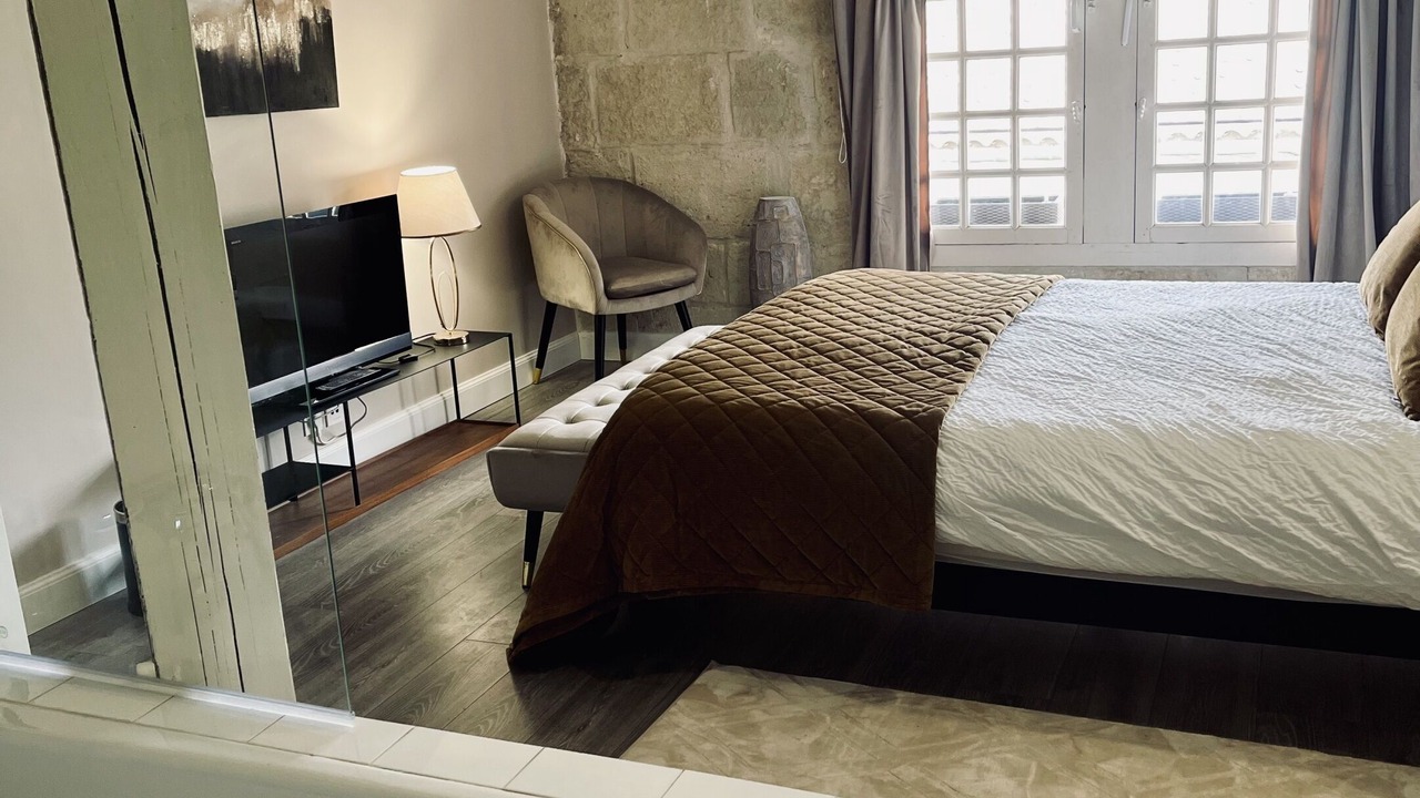 Photo of Bedroom in Aigues-Mortes Medieval City