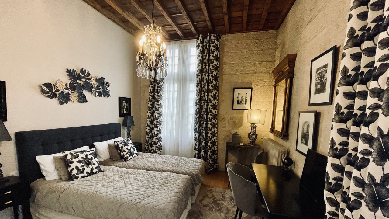Photo of Bedroom in Aigues-Mortes Medieval City