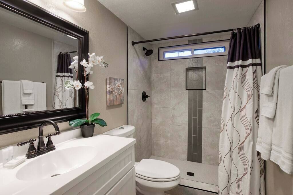 Photo of Bathroom in Sunset Ridge