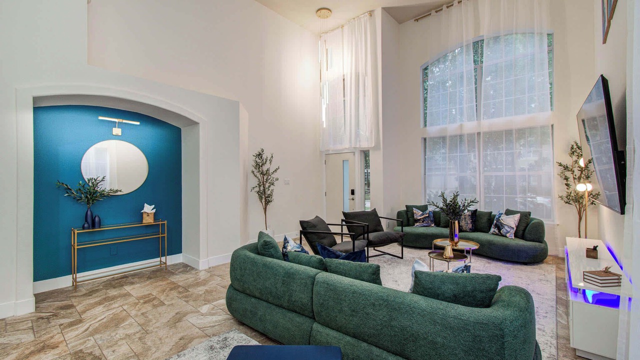 Photo of Livingroom in Alden Bridge