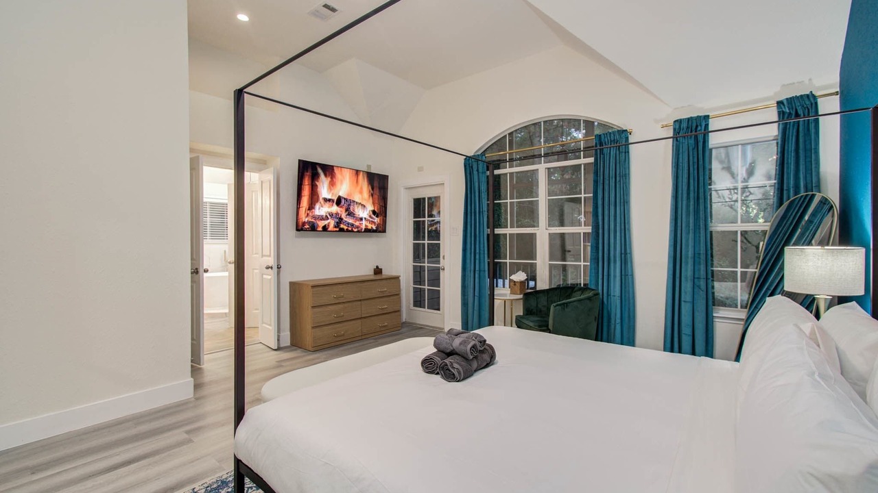 Photo of Bedroom in Alden Bridge