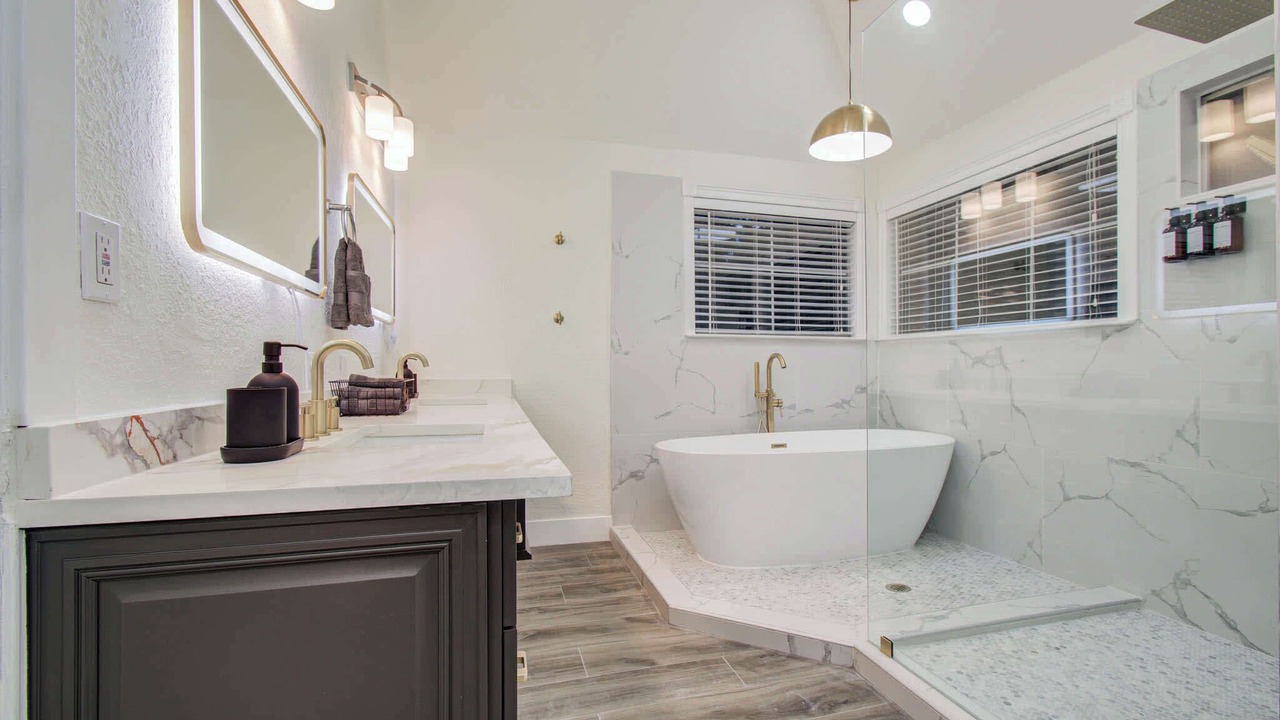 Photo of Bathroom in Alden Bridge