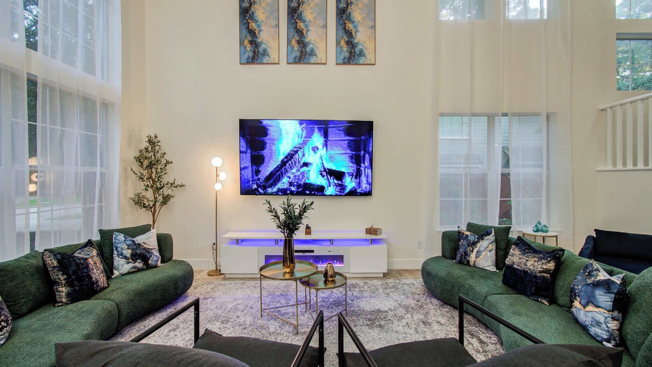 Photo of Livingroom in Alden Bridge