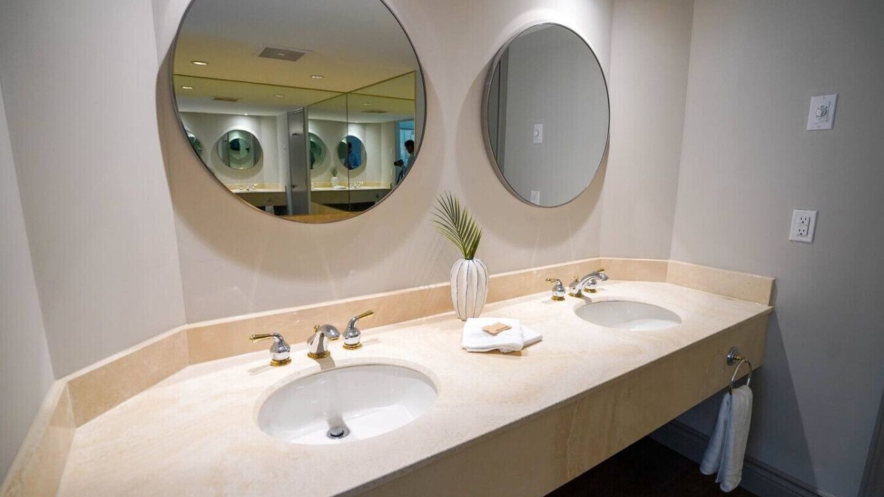 Photo of Bathroom in Oro-Medonte