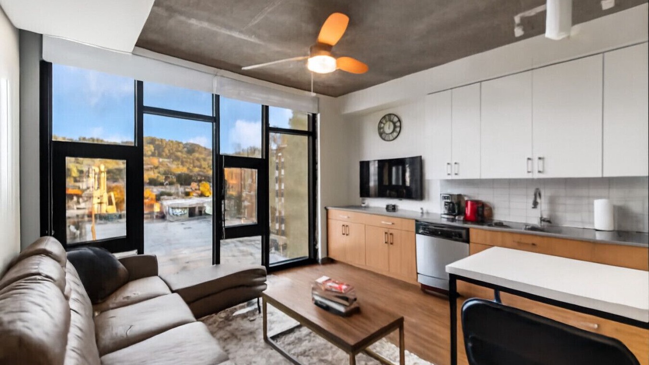 Photo of Livingroom in Five Points South