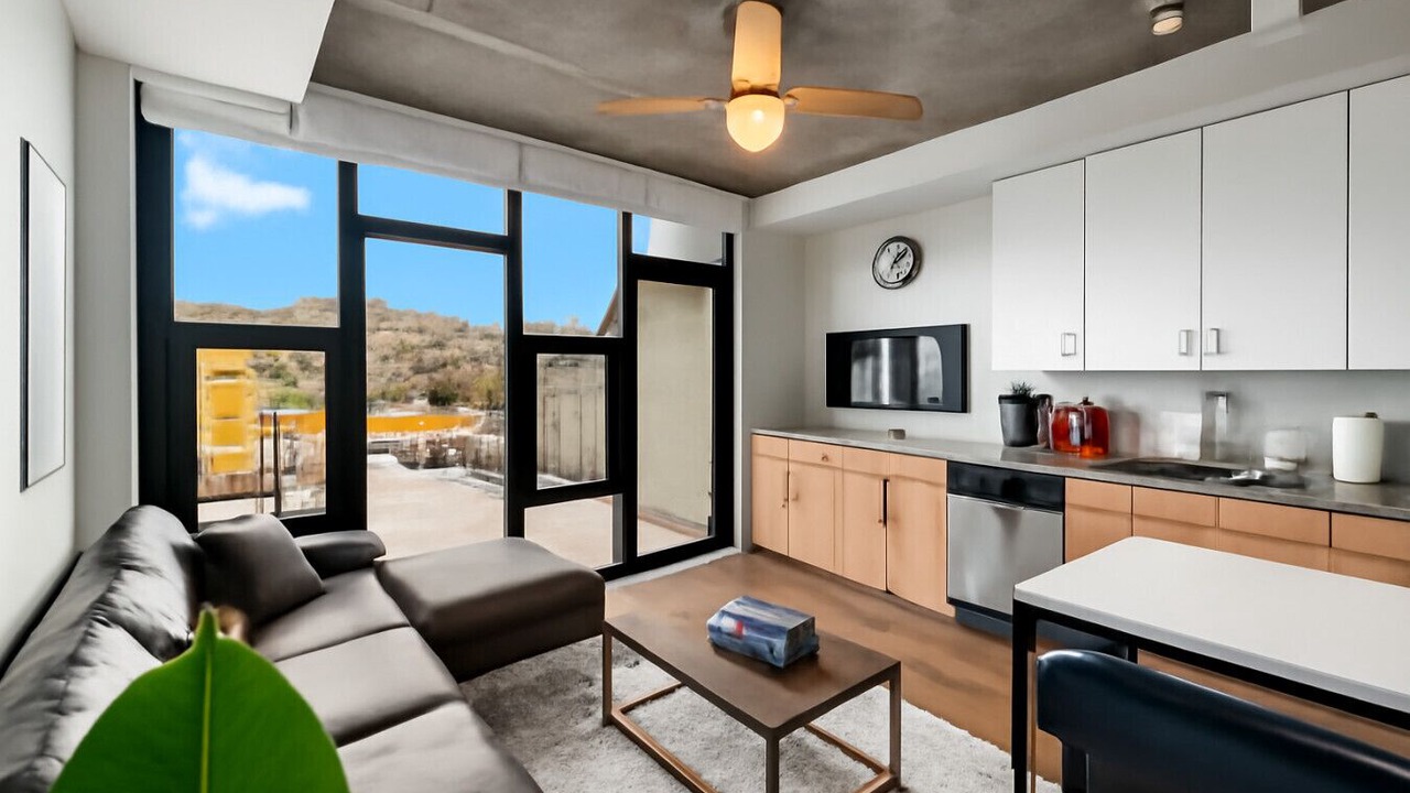 Photo of Livingroom in Five Points South