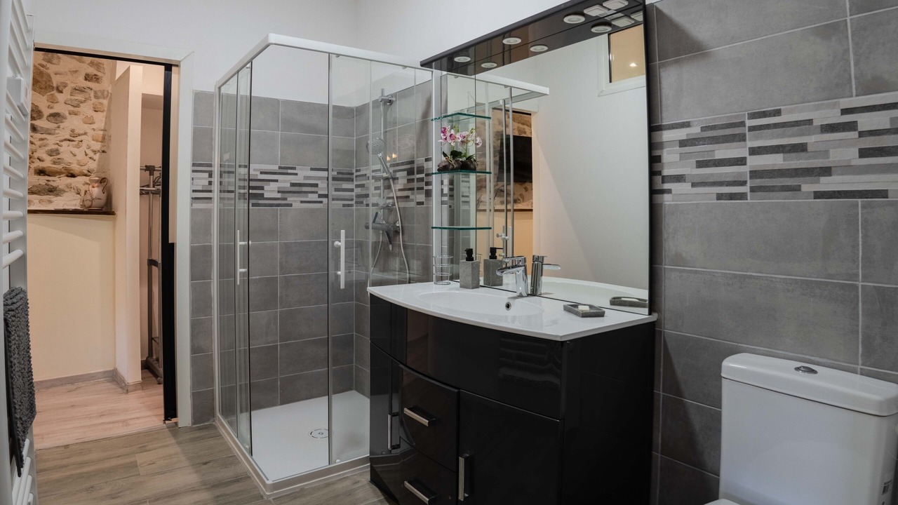 Photo of Bathroom in Carla-de-Roquefort