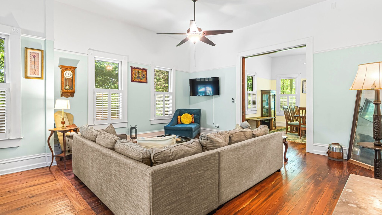 Photo of Livingroom in Kirkwood