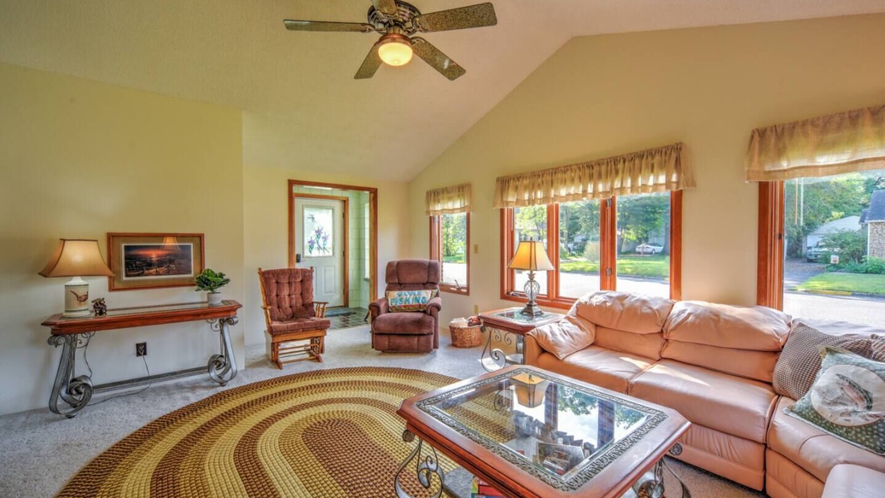 Photo of Livingroom in Webster