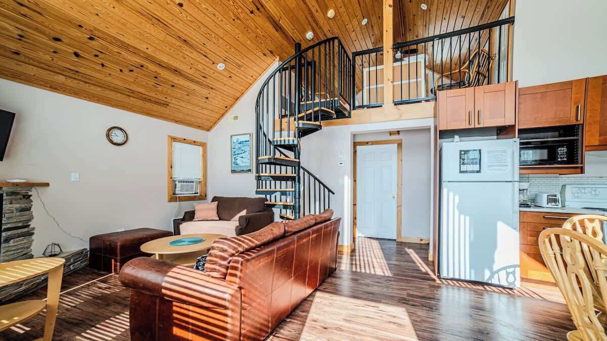 Photo of Livingroom in Muskoka Lakes