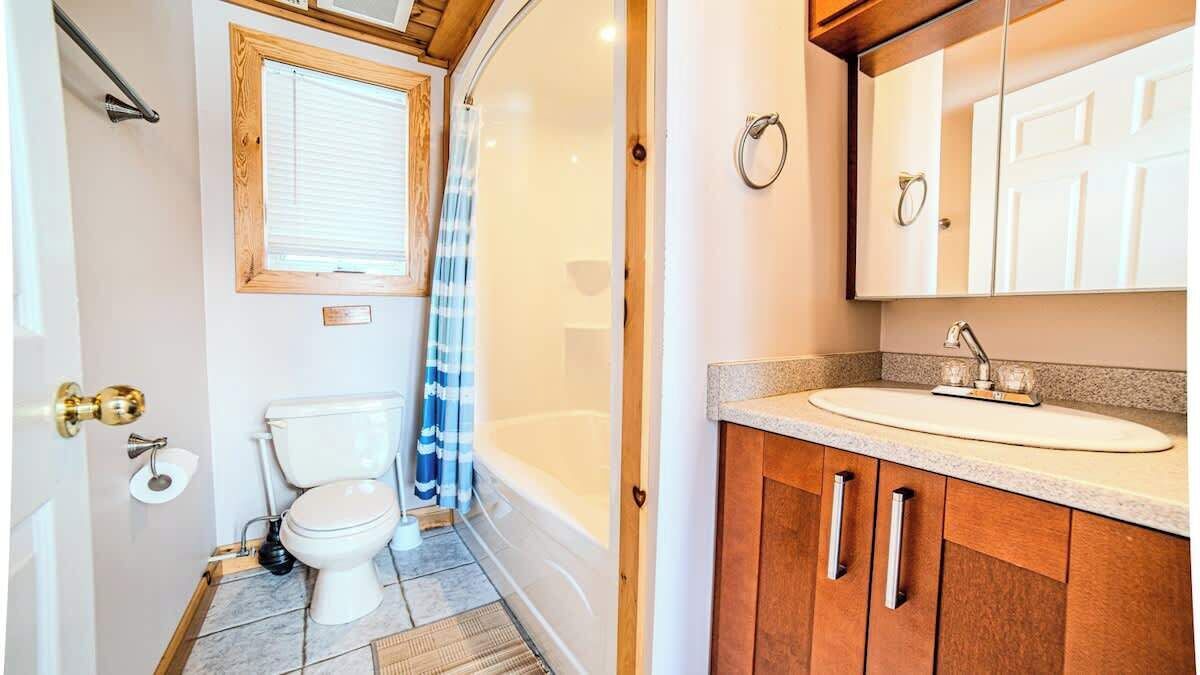 Photo of Bathroom in Muskoka Lakes