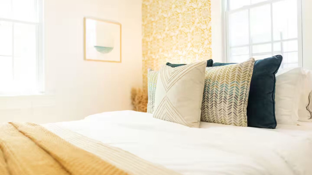 Photo of Bedroom in Metropolitan