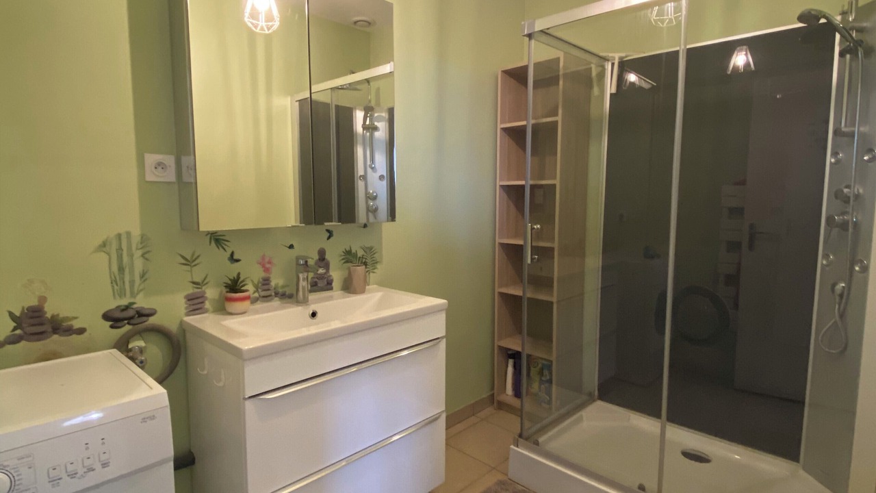 Photo of Bathroom in Le Blanc