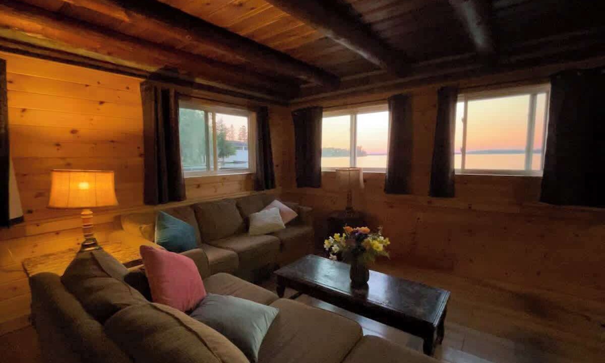Photo of Livingroom in Rosedale