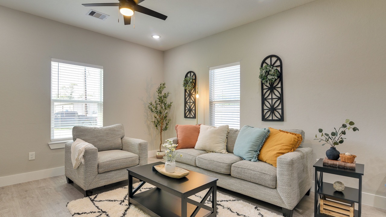 Photo of Livingroom in Northeast Houston