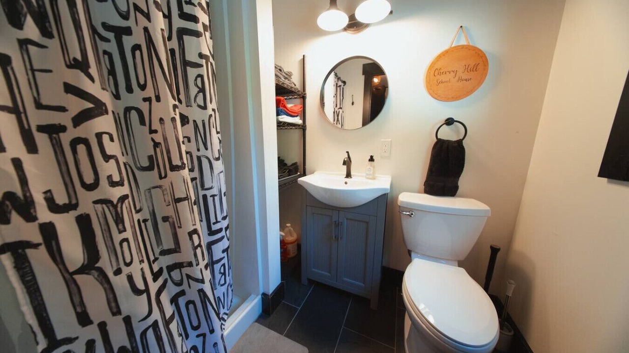 Photo of Bathroom in Linden