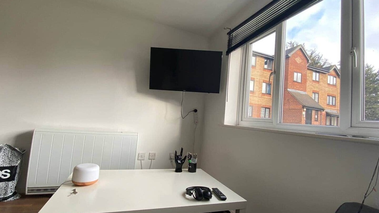 Photo of Others in Lea Bridge