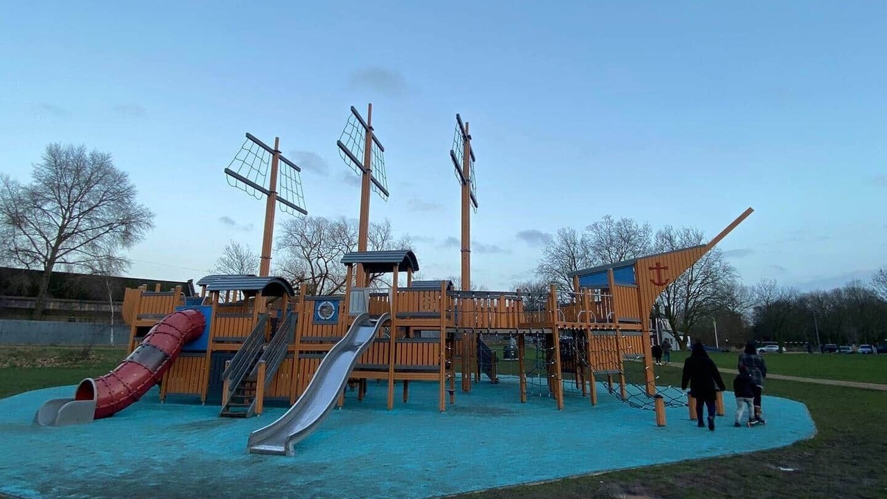 Photo of Others in Lea Bridge