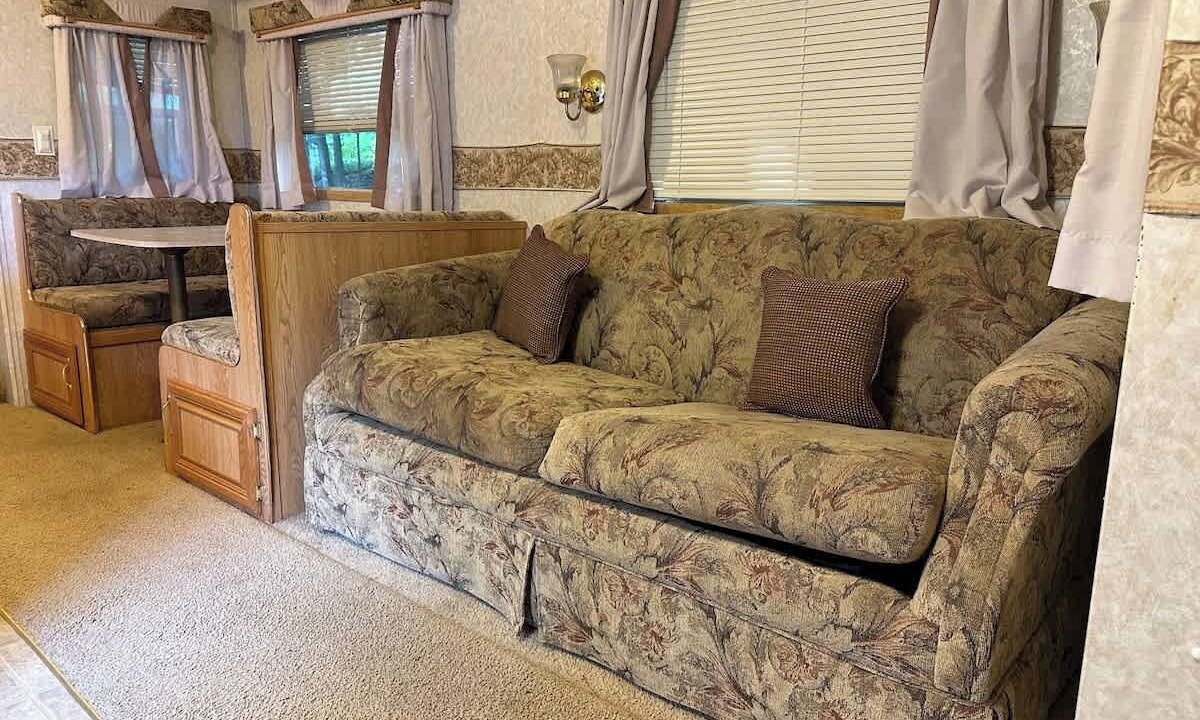 Photo of Livingroom in Parry Sound