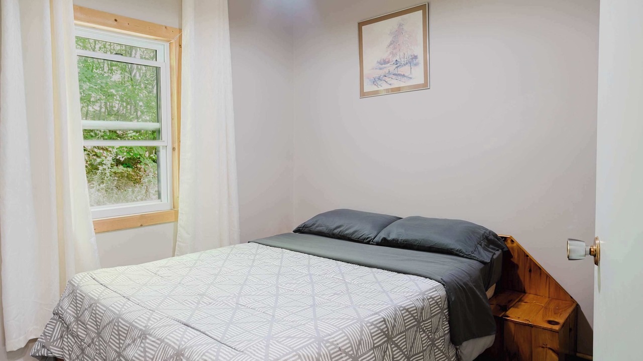 Photo of Bedroom in Muskoka Lakes