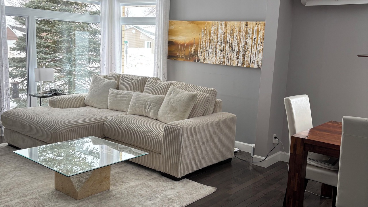 Photo of Livingroom in Jonquiere