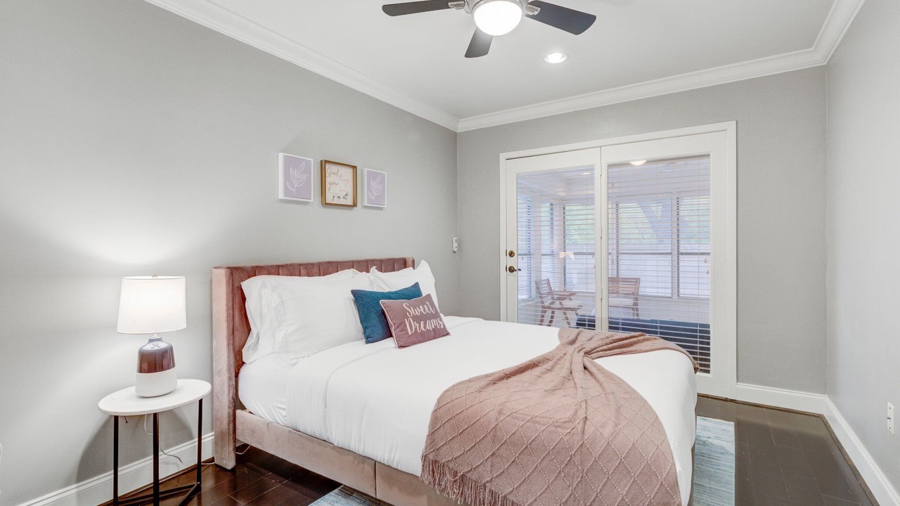 Photo of Bedroom in Lake Highlands
