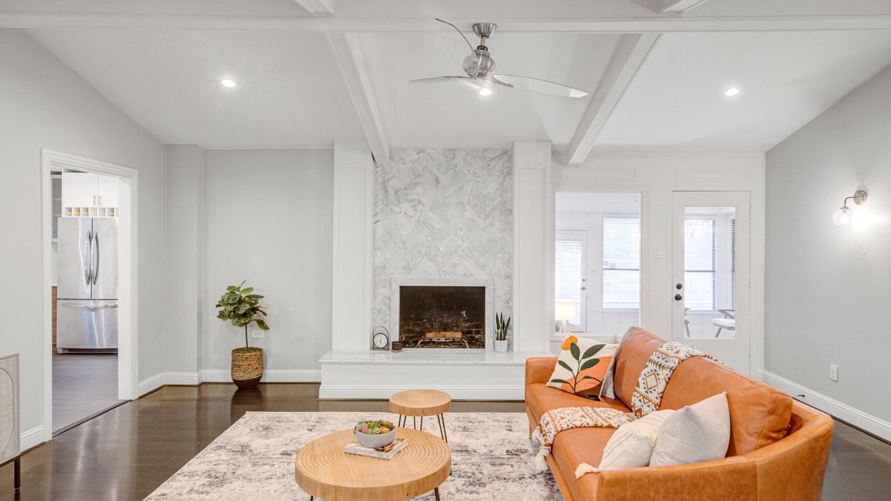 Photo of Livingroom in Lake Highlands