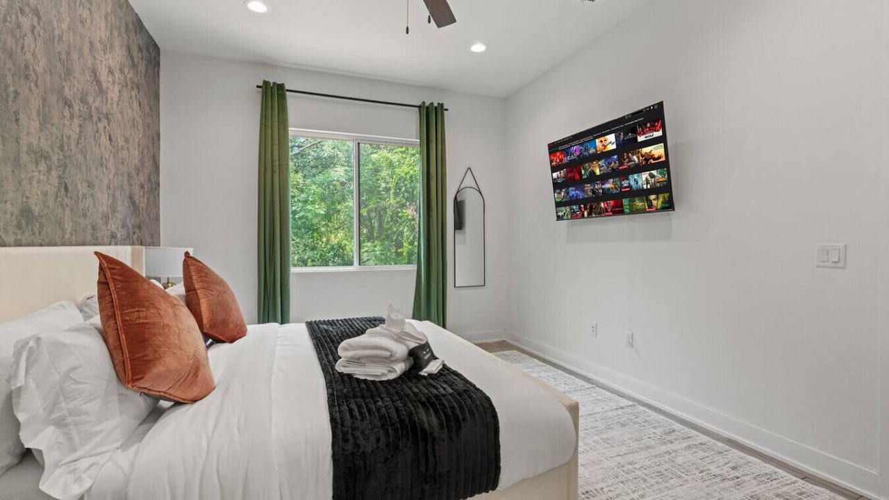Photo of Bedroom in MLK