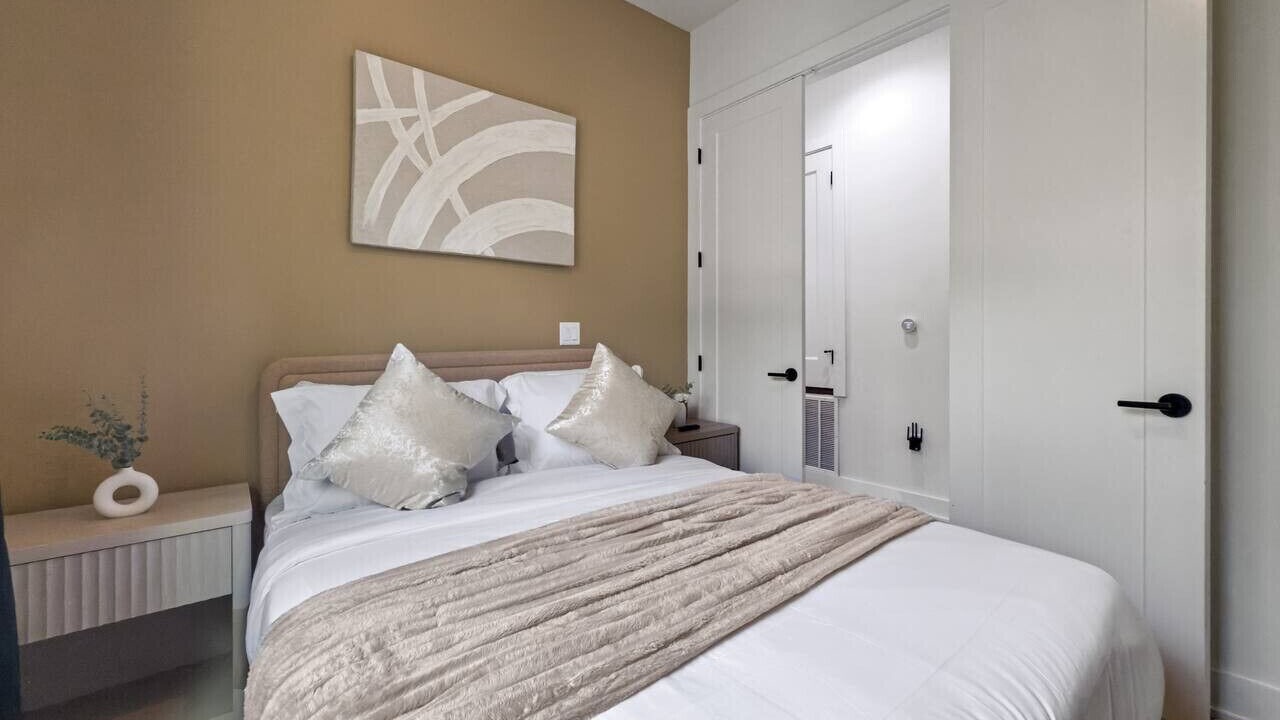 Photo of Bedroom in MLK