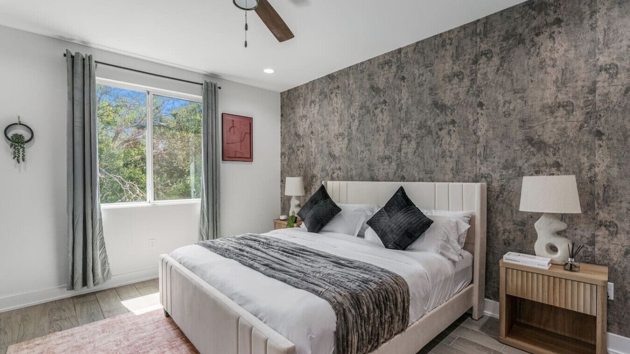 Photo of Bedroom in MLK