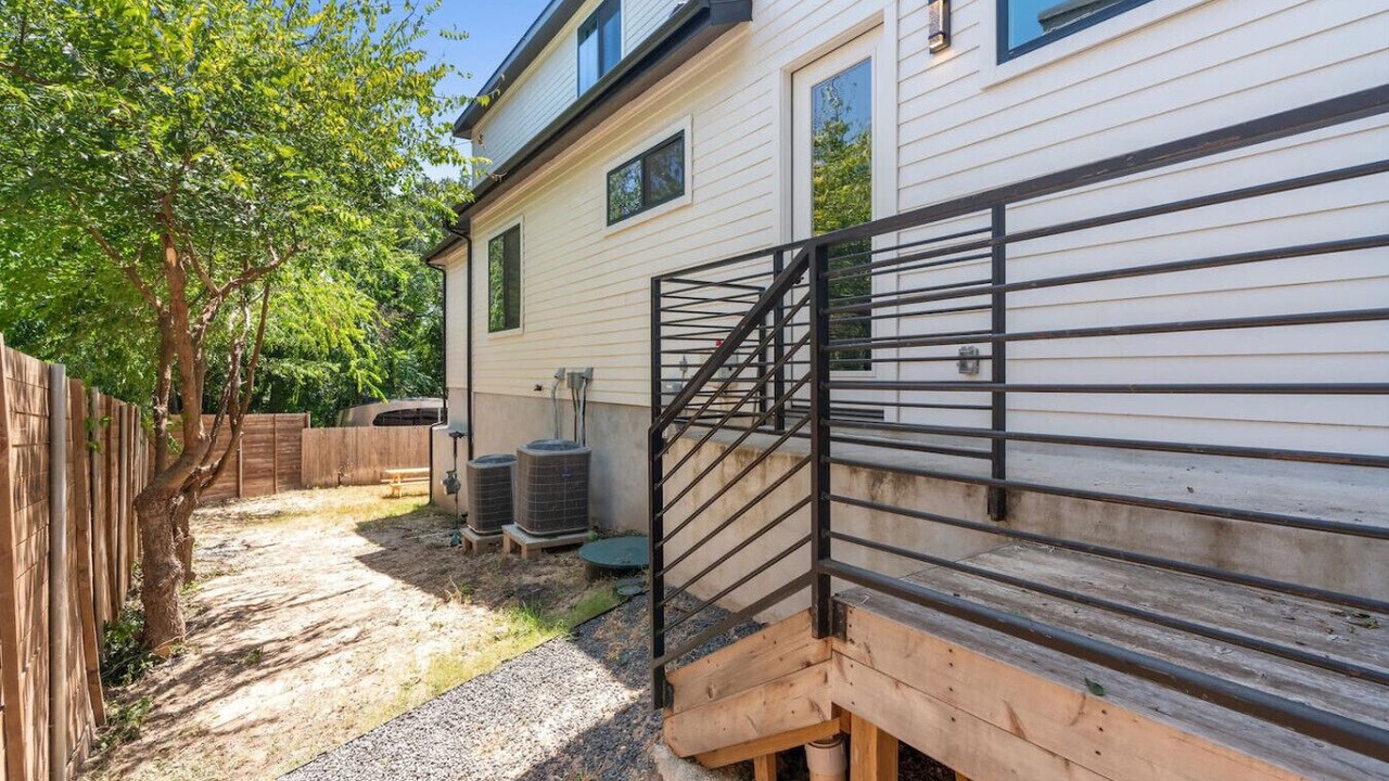 Photo of Patio Balcony in MLK