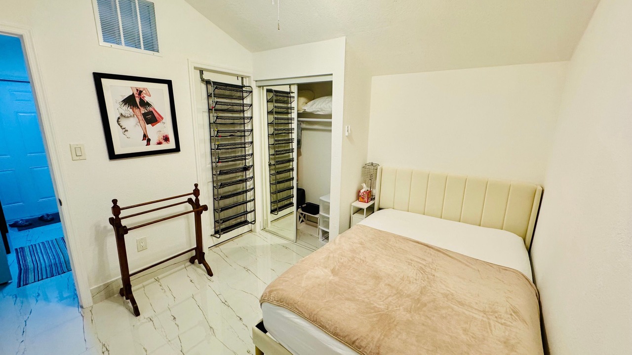 Photo of Bedroom in Riverland Village