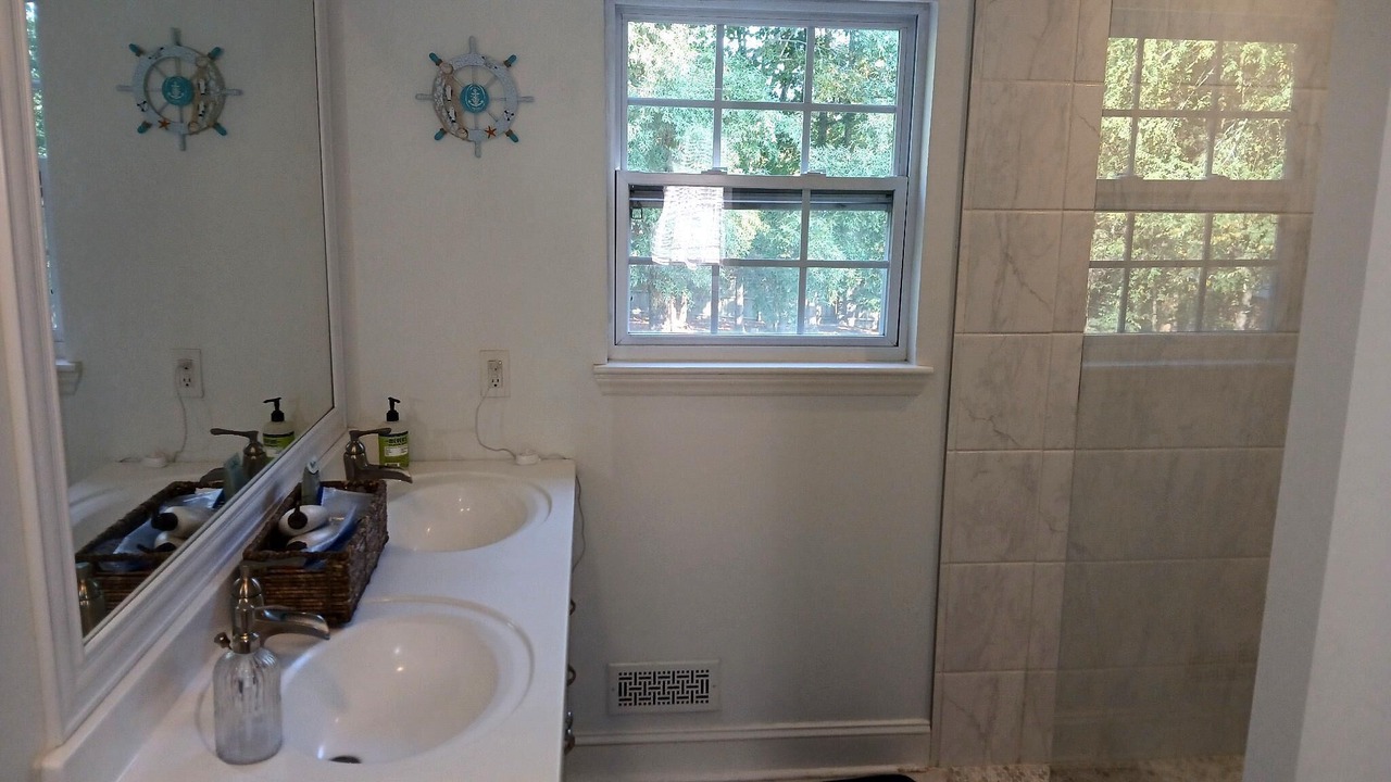 Photo of Bathroom in Wessex Square