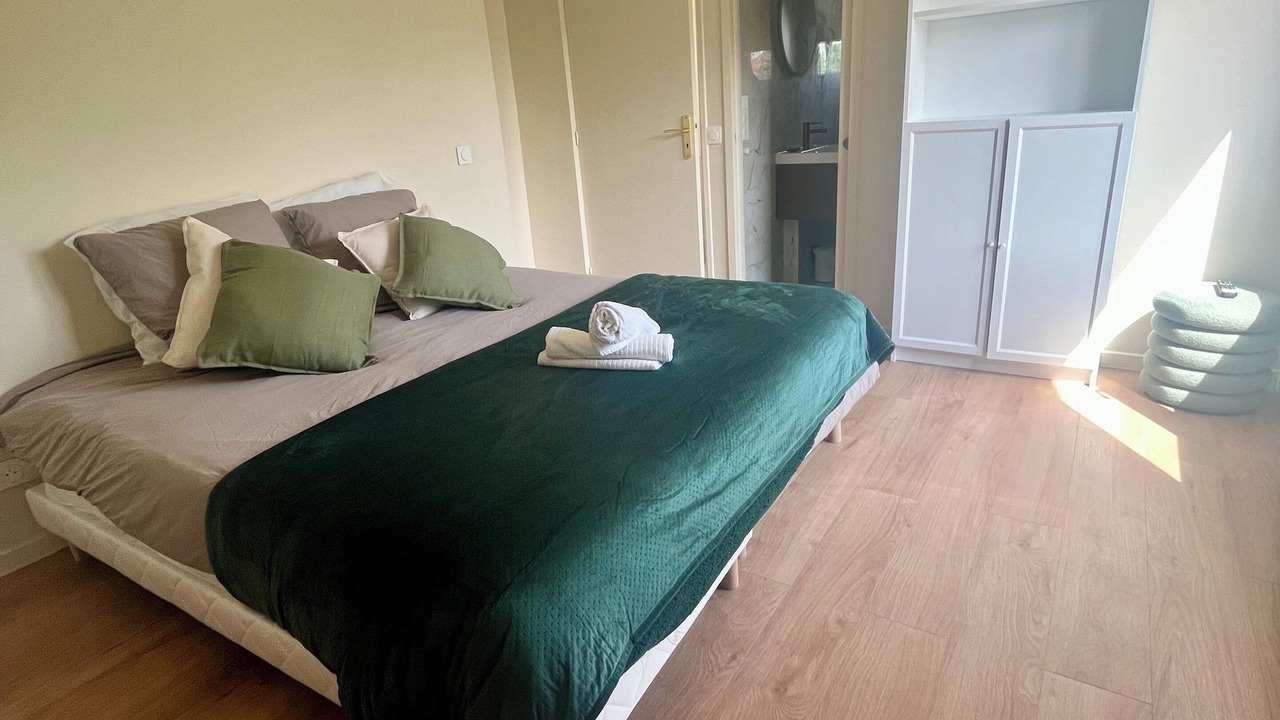 Photo of Bedroom in Ouistreham