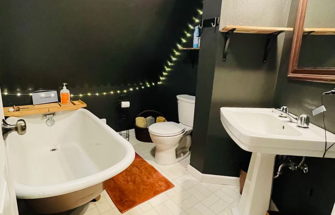 Photo of Bathroom in Sierra Tract