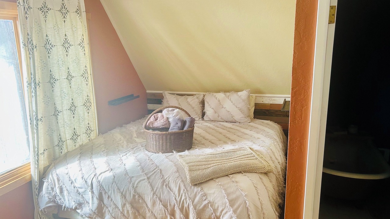 Photo of Bedroom in Sierra Tract