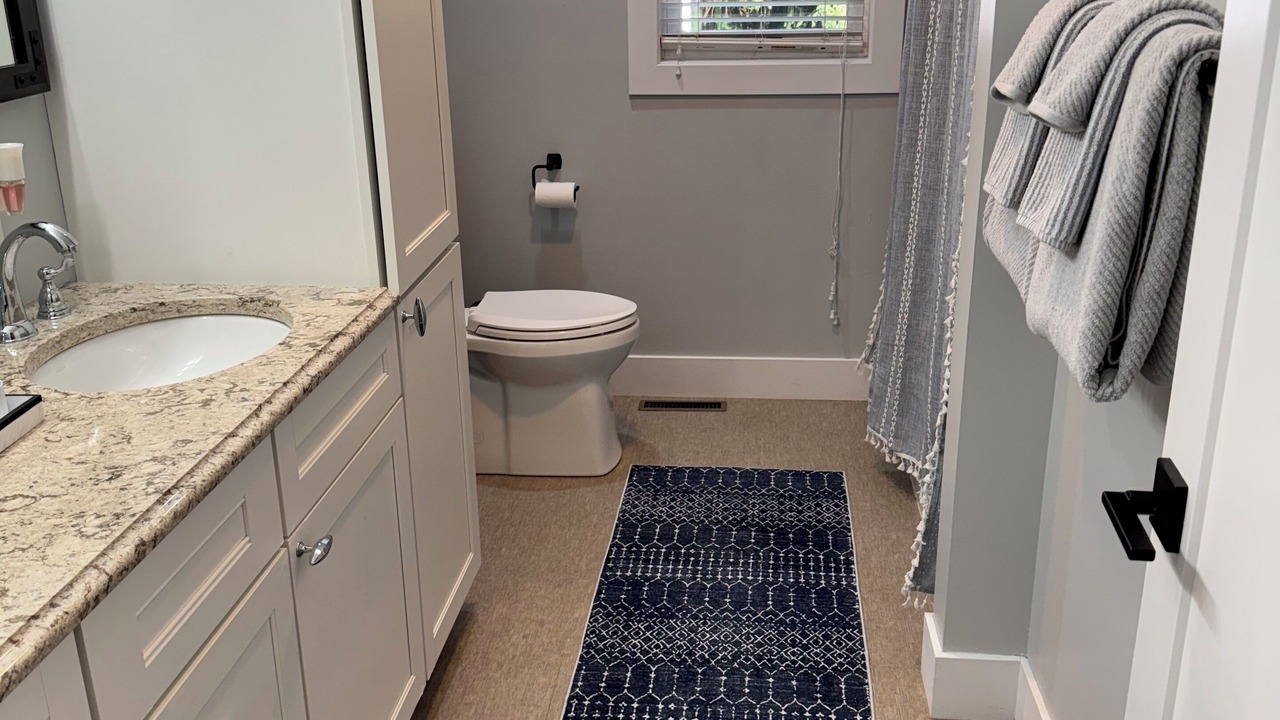 Photo of Bathroom in Stormstown